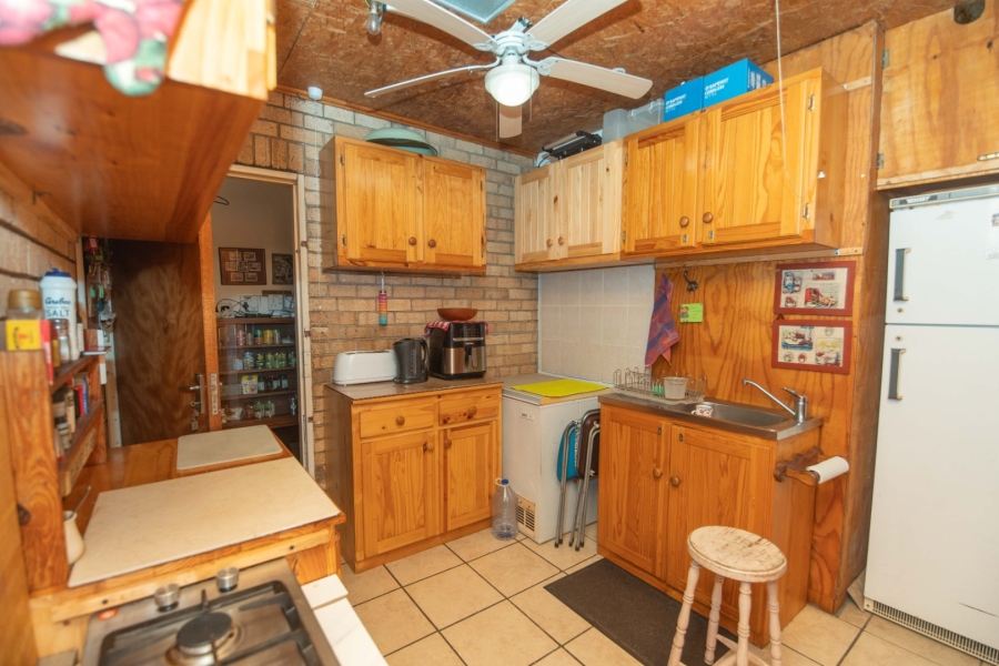 6 Bedroom Property for Sale in Bluewater Bay Eastern Cape